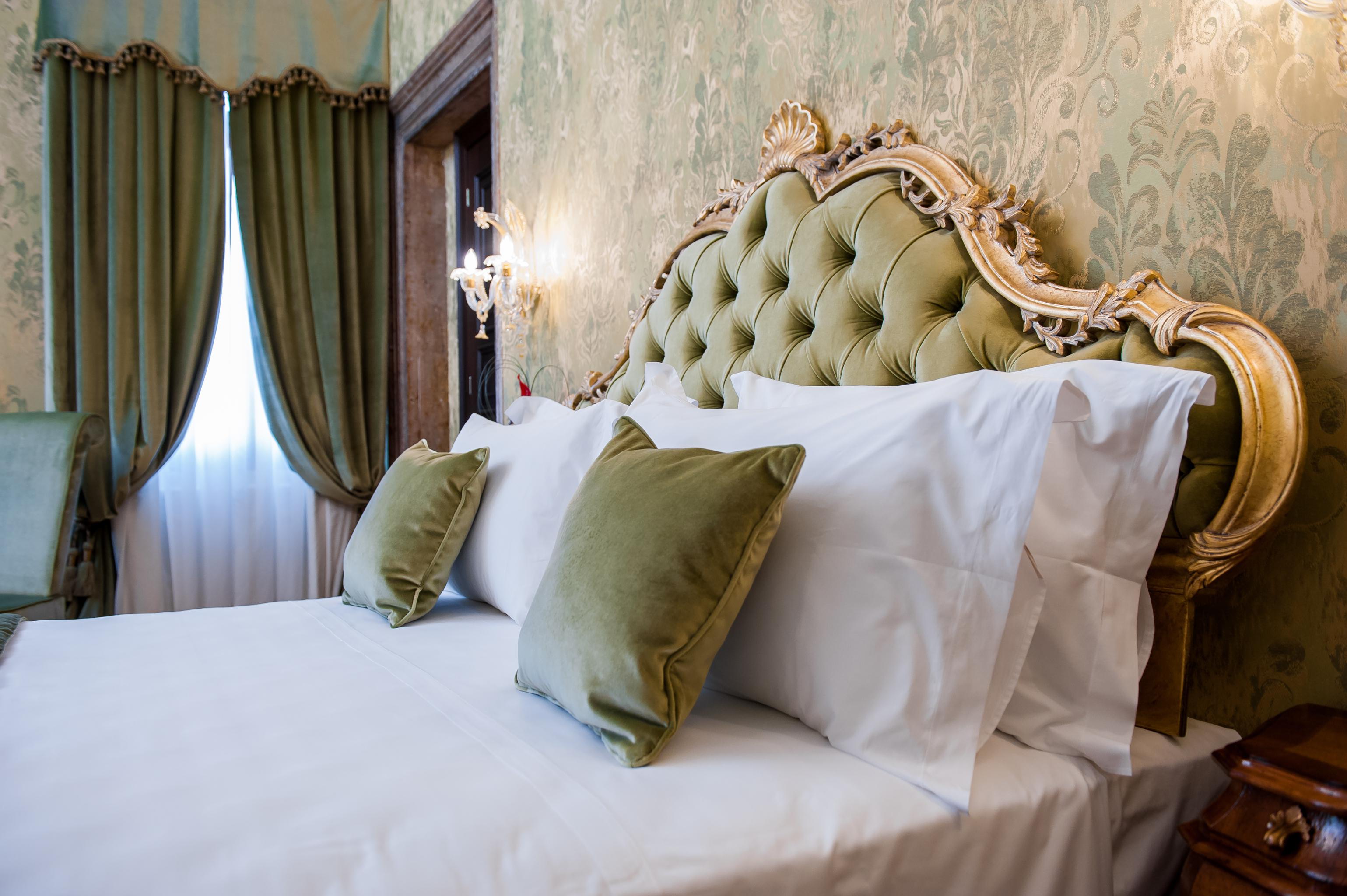 Hotel Nani Mocenigo Palace Venice Luaran gambar A bedroom